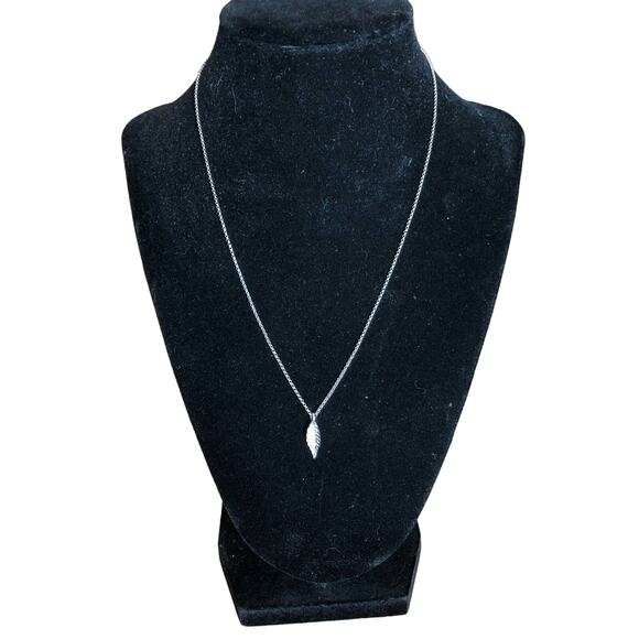 Lia Sophia Women's Silver Plated Single Leaf Pendant Chain Necklace - Picture 1 of 4